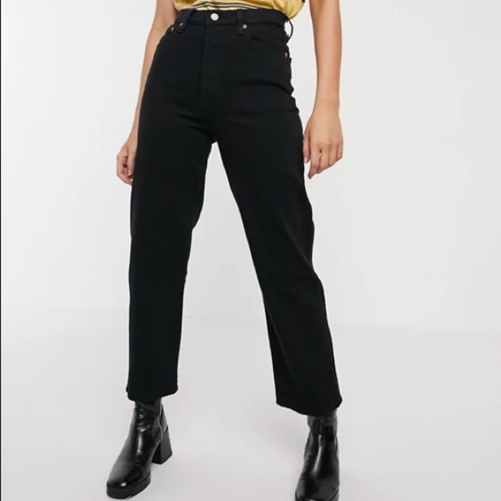 Black denim Levi’s ribcage straight NWOT